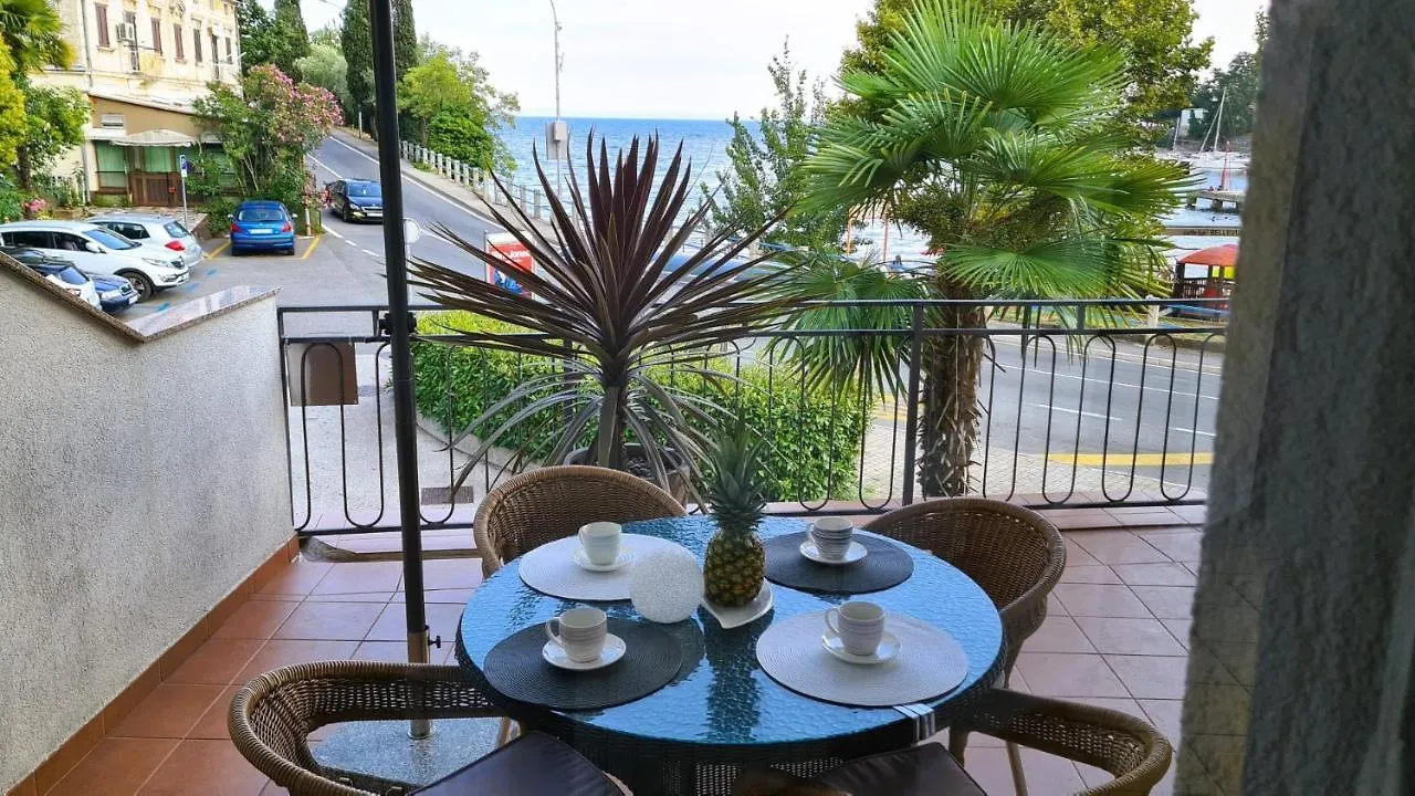 Apartment Gasparac - 30 Meters From The Beach Ika Croatia